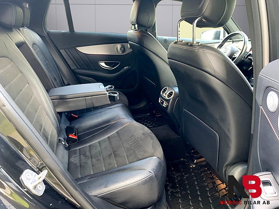 Mercedes-Benz EQC400 18 of 25