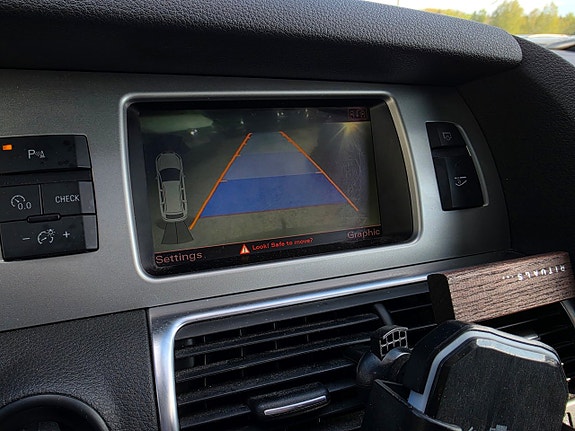 Audi Q7 25 of 25