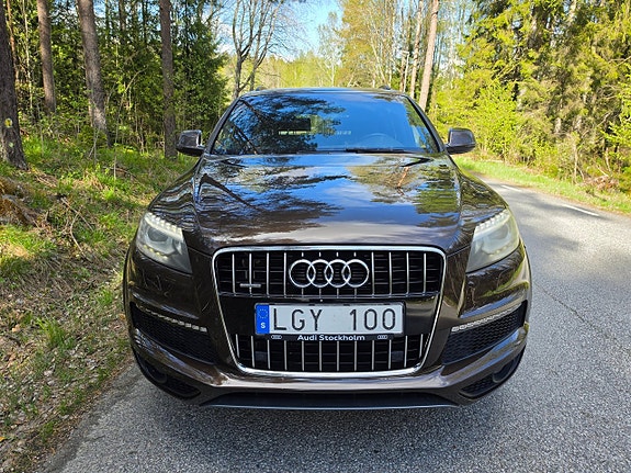 Audi Q7 9 of 25