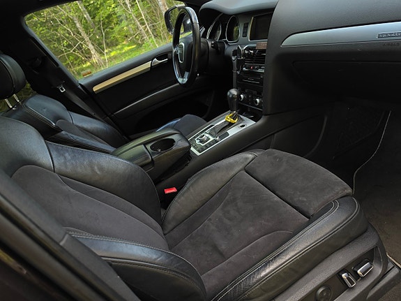 Audi Q7 12 of 25
