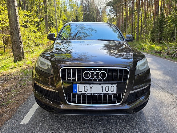Audi Q7 3 of 5