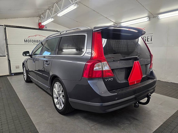 Volvo V70 2.5FT Man*2010 Fas2 Takvinge Skinn* Atraktor 2 of 5