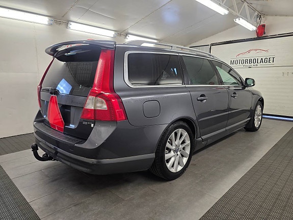 Volvo V70 2.5FT Man*2010 Fas2 Takvinge Skinn* Atraktor 3 of 5