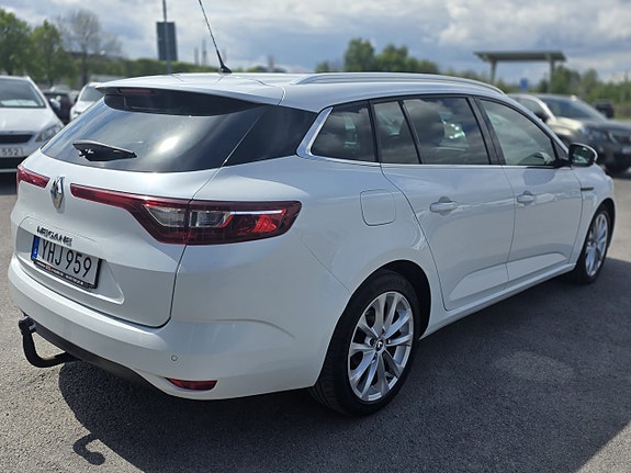 Renault Megane IV 3 of 5