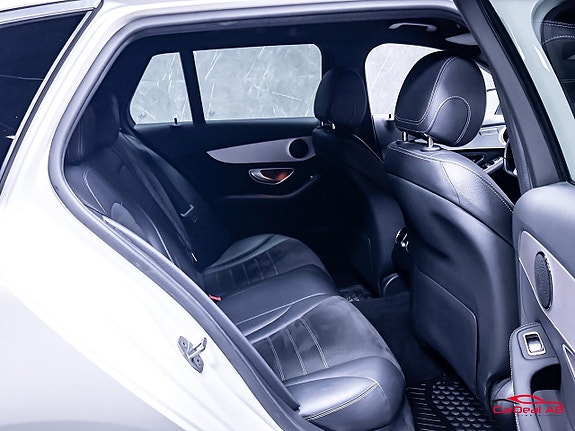 Mercedes-Benz C300 16 of 30