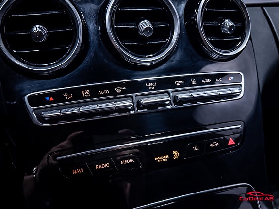 Mercedes-Benz C300 27 of 30