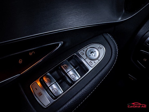 Mercedes-Benz C300 30 of 30