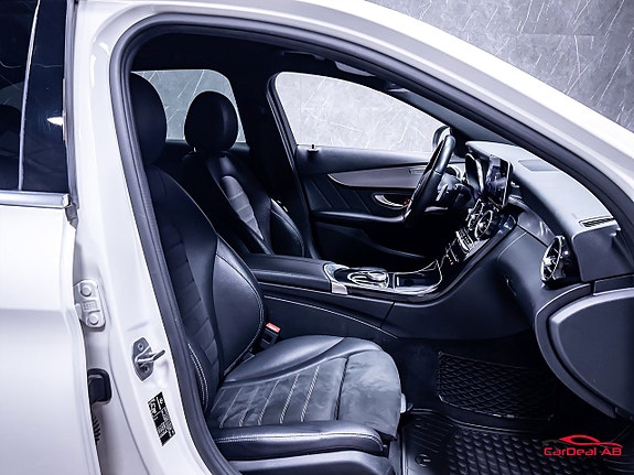 Mercedes-Benz C300 15 of 30