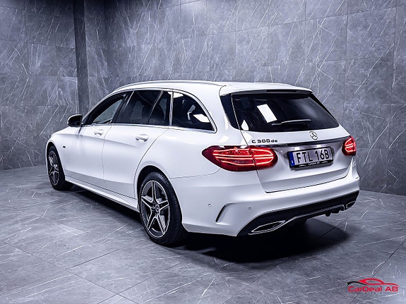 Mercedes-Benz C300 5 of 5