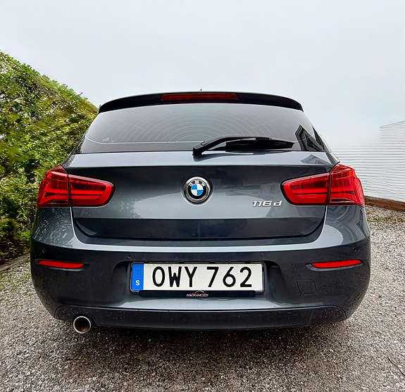 BMW 116d 4 of 19
