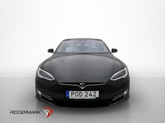 Tesla Model S 2 of 5