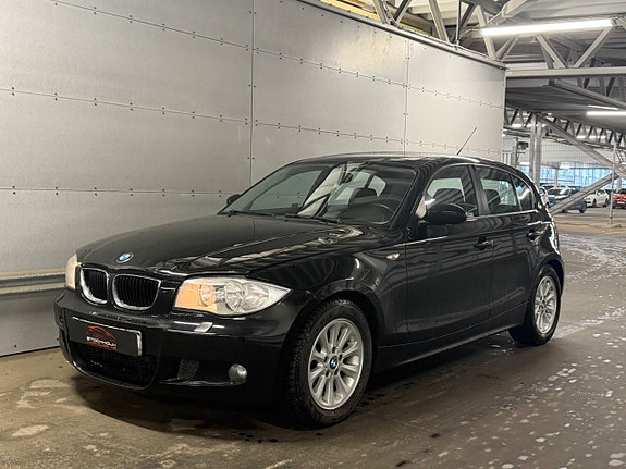 BMW 118d 2 of 5