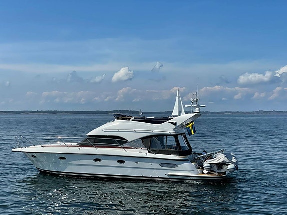 Flybridge båtar köpes 30 - 55 fot