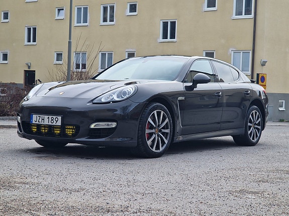 Porsche Panamera Turbo 2 of 5