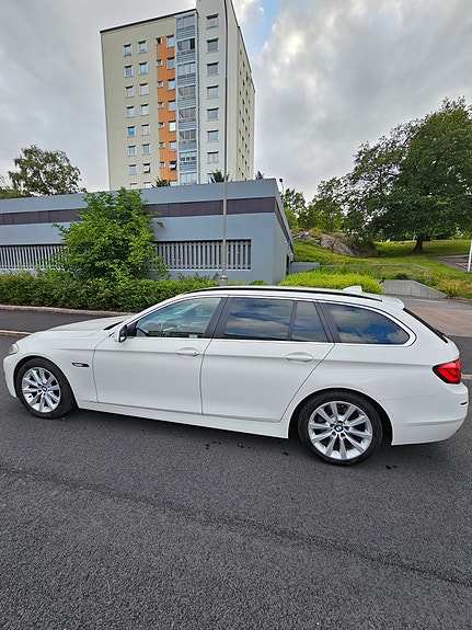 BMW 520d 3 of 5