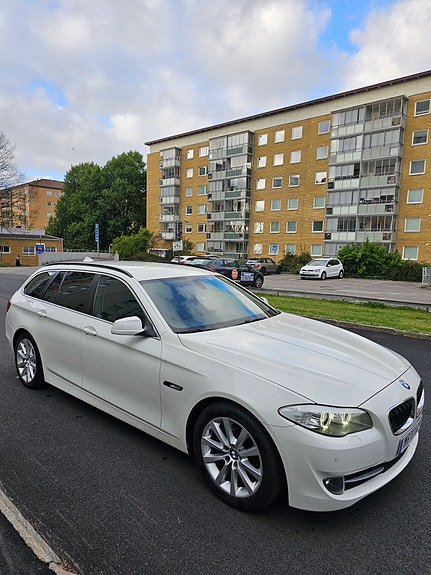 BMW 520d 2 of 5