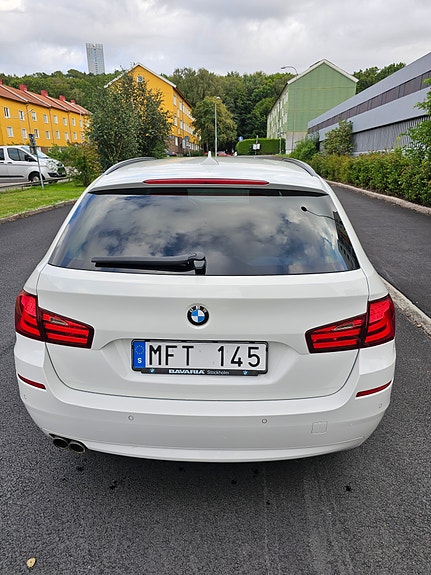 BMW 520d 4 of 5