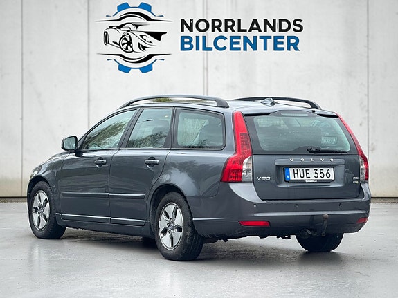 Volvo V50 3 of 5