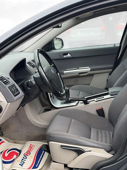 Volvo V50 10 of 15