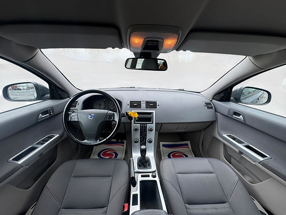 Volvo V50 13 of 15