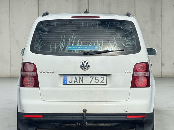 Volkswagen Touran 9 of 14