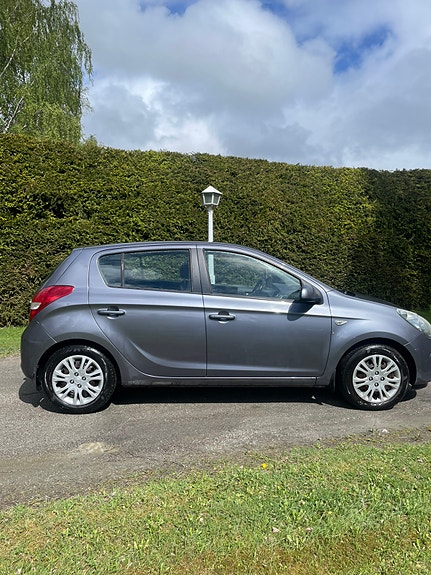 Hyundai i20 3 of 5