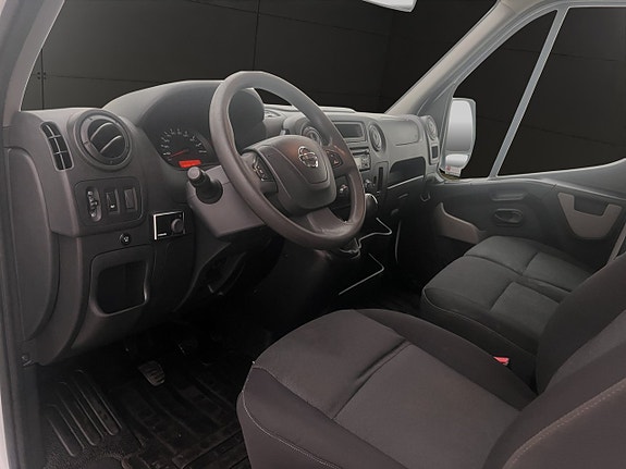 Nissan NV400 13 of 27