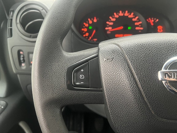 Nissan NV400 17 of 27