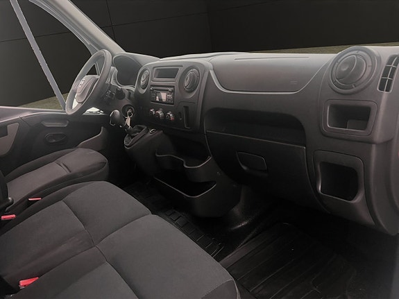 Nissan NV400 23 of 27