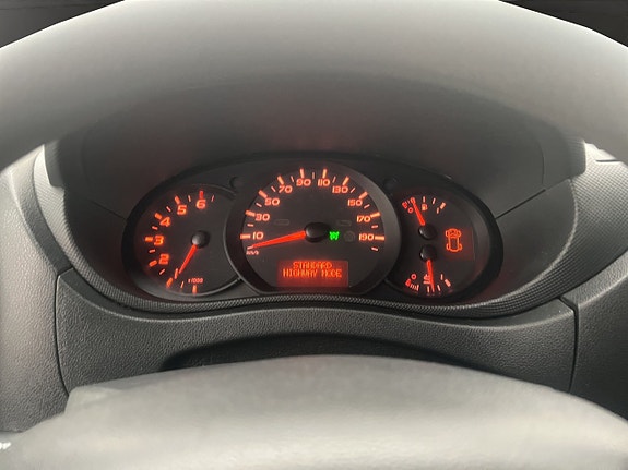 Nissan NV400 18 of 27