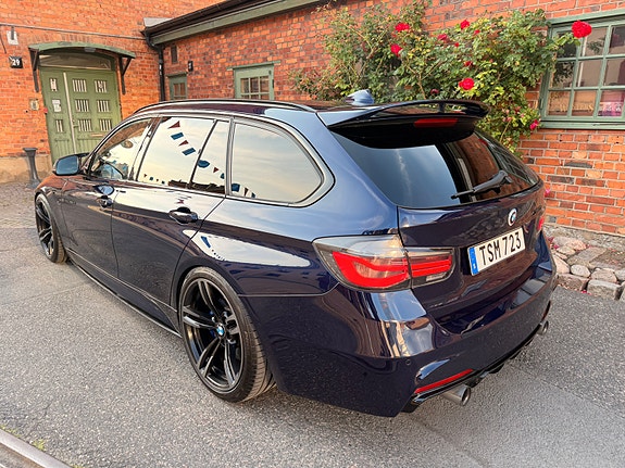 BMW 340i 4 of 5