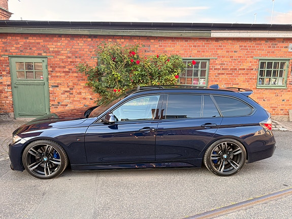 BMW 340i 3 of 5