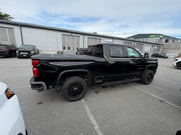 Chevrolet Silverado 2500 4 of 11