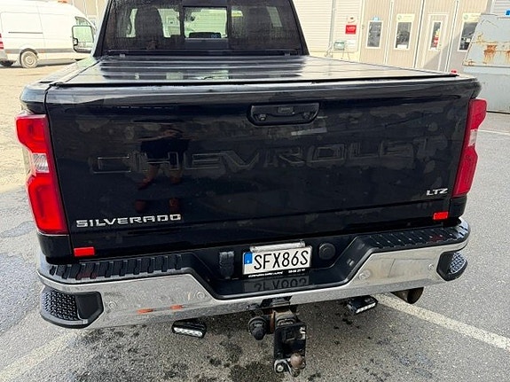 Chevrolet Silverado 2500 3 of 11