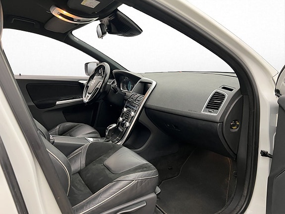 Volvo XC60 30 of 30