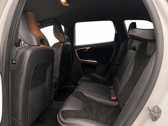 Volvo XC60 25 of 30