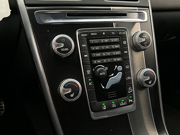Volvo XC60 23 of 30