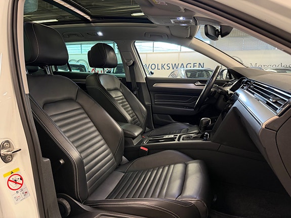 Volkswagen Passat Alltrack 14 of 22
