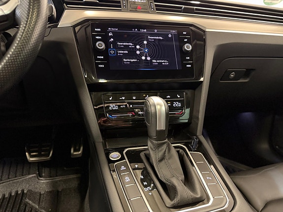 Volkswagen Passat Alltrack 17 of 22