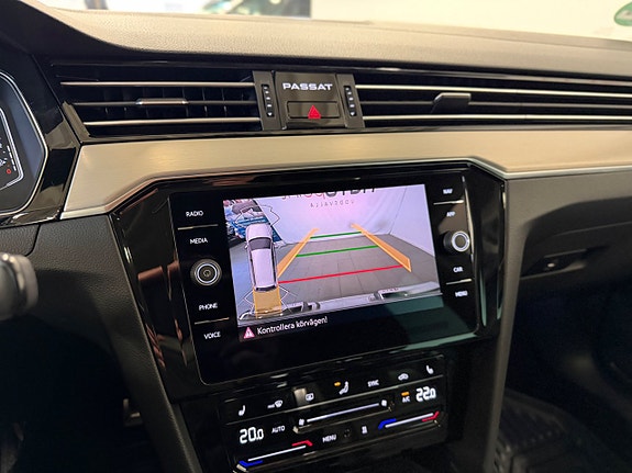 Volkswagen Passat Alltrack 20 of 22