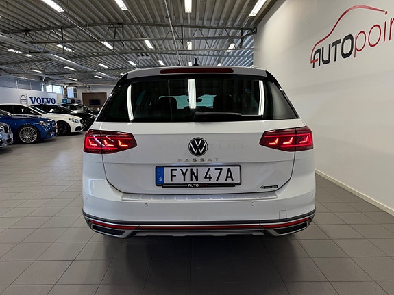 Volkswagen Passat Alltrack 9 of 22