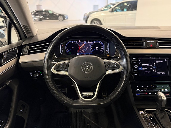 Volkswagen Passat Alltrack 16 of 22