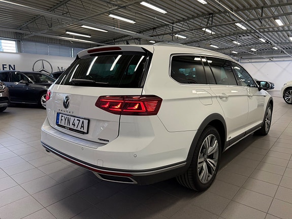 Volkswagen Passat Alltrack 10 of 22