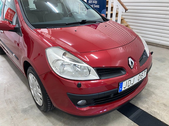 Renault Clio 2 of 5