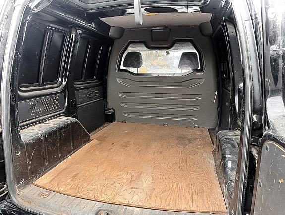 Volkswagen Caddy 14 of 16