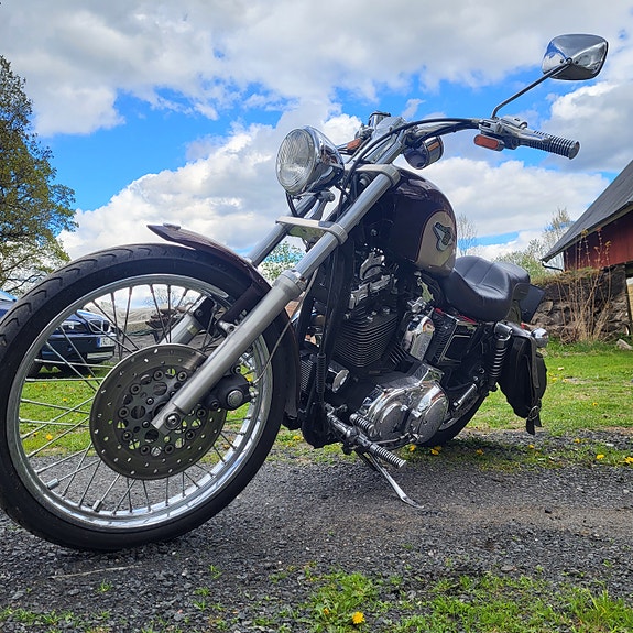 Harley-Davidson Sportster XL1200C 4 of 10