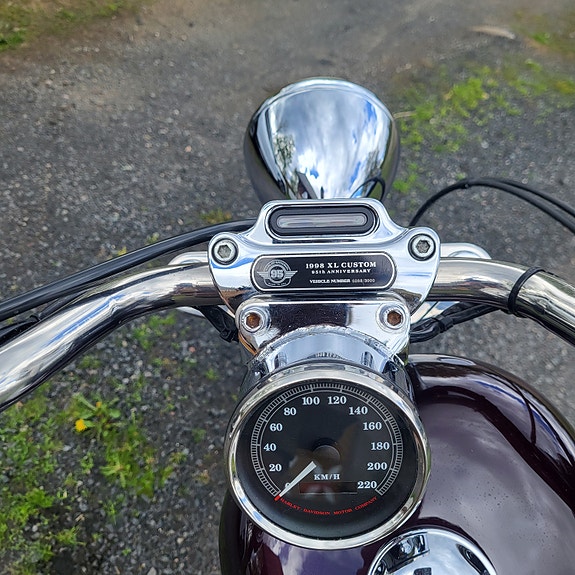 Harley-Davidson Sportster XL1200C 7 of 10
