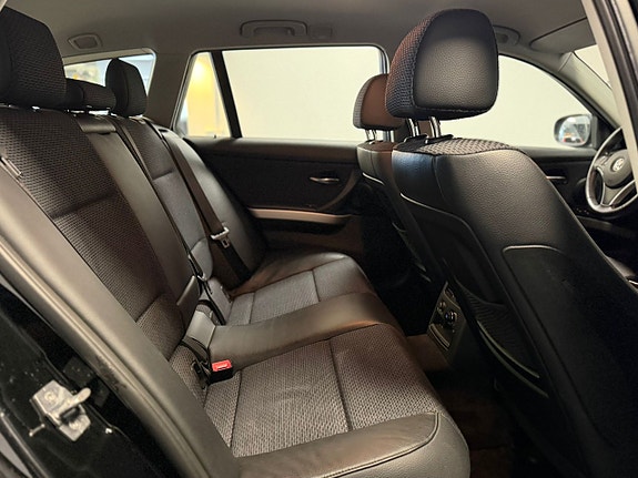 BMW 330d 18 of 24