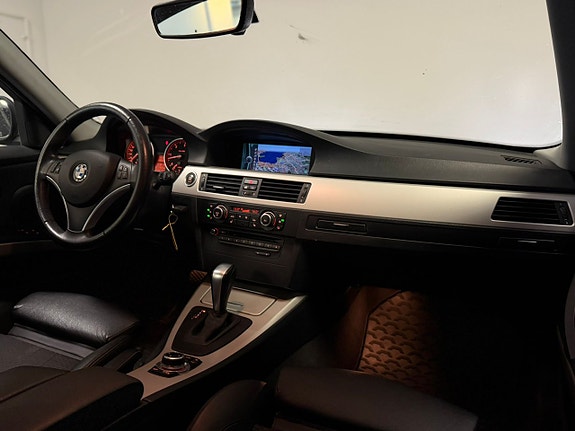 BMW 330d 9 of 24