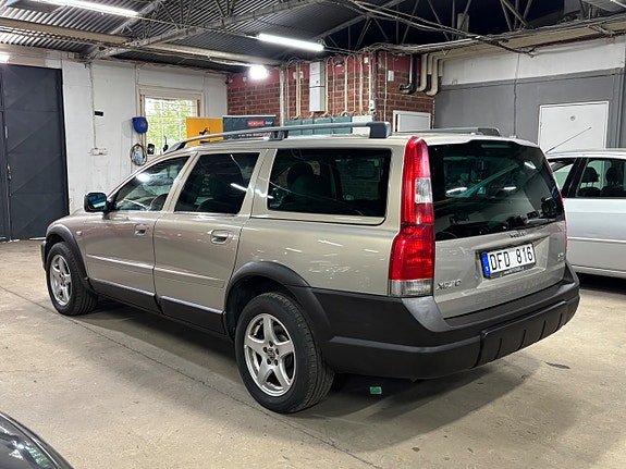 Volvo XC70 4 of 5